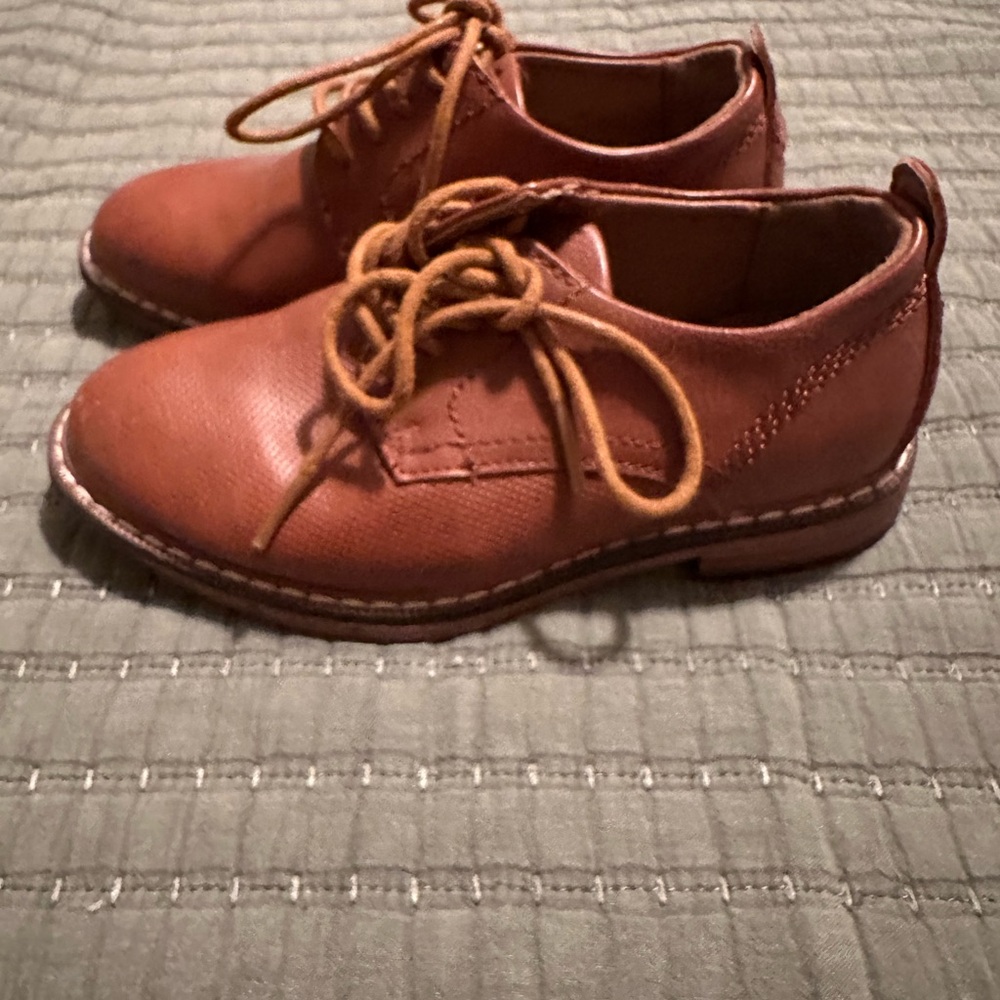Brown Dress Shoes with Smooth Leather and Rounded Toe